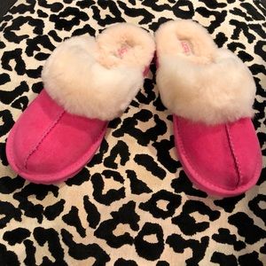 NWT Uggs kid size 4 pink cozy II brand new with tag